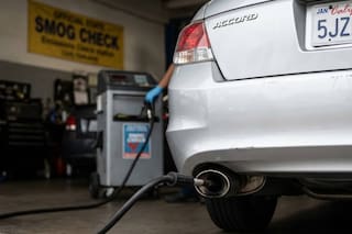 Registro del auto en California: el requisito de smog del DMV que puede frenar la renovación aunque ya pagaste