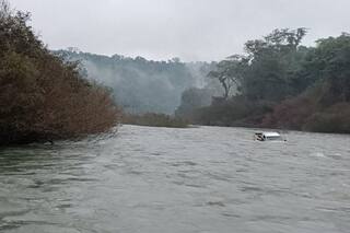 Dos personas cayeron con su camioneta a un arroyo y eran arrastradas por la corriente en los Saltos del Moconá