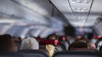 El respeto hacia los demás es fundamental para garantizar una experiencia de vuelo placentera para todos (Archivo)