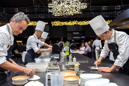 El restaurante Cocina Hermanos Torres en Barcelona tiene tres estrellas Michelin