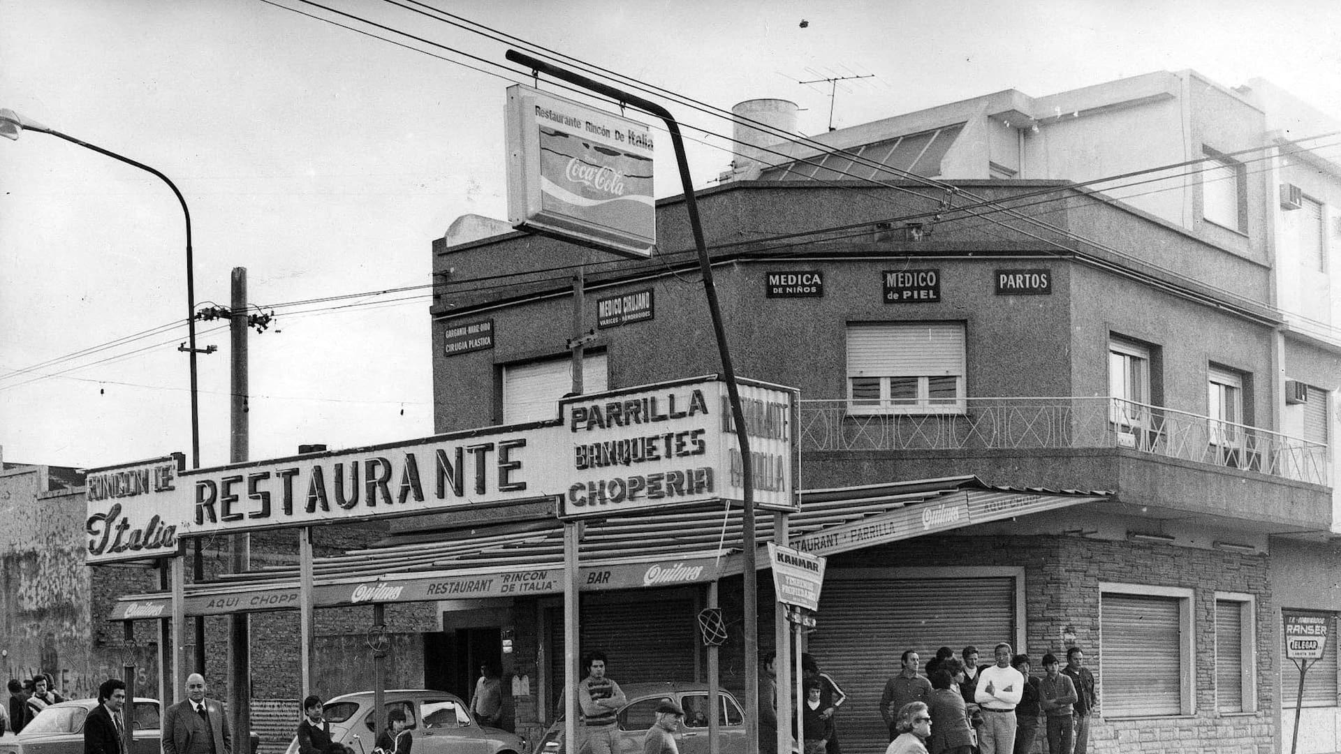 El restaurante de Pichincha y Provincias Unidas, en San Justo, donde fue asesinado el doctor Arturo Mor Roig. Luego del hecho, el comercio fue cerrado.