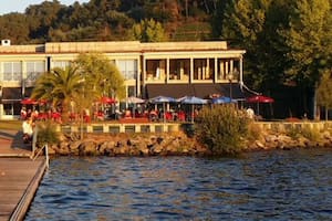 El restaurante donde ocurrió el episodio que se volvió viral (Foto: Twitter/@nauticocastrelo)