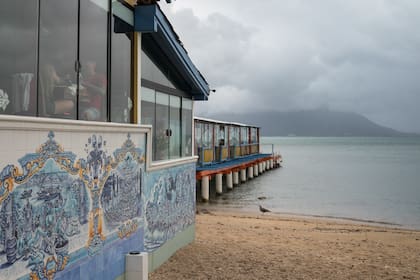 El restaurante está en Ribeirão da Ilha, al centro oeste de la isla de Santa Catarina.