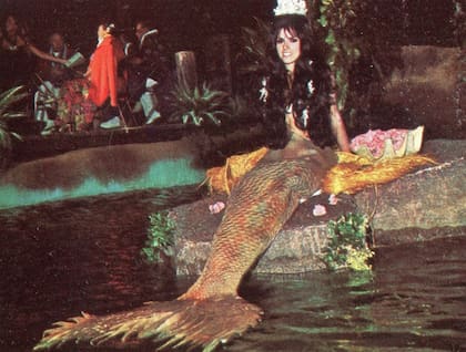 El restaurante tiki de California, que tuvo su época dorada en los 60, tenía espectáculos sorprendentes con volcanes y mujeres vestidas como sirenas