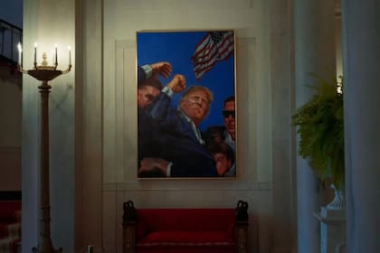 El retrato representa el momento en el que Trump fue atacado en Butler, Pennsylvania