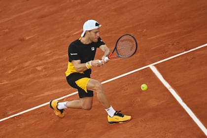 El revés, el mejor arma de Diego Schwartzman, durante el último Roland Garros, donde llegó por primera vez a semifinales de un Grand Slam.
