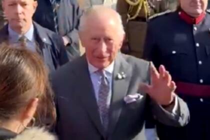 El rey Carlos III durante una visita oficial a a la catedral de Lichfield
