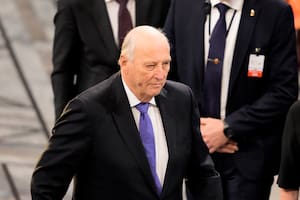 El rey Harald V de Noruega fue hospitalizado por complicaciones de una anemia hemolítica