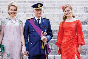 El rey Felipe de Bélgica, la reina Matilde de Bélgica y la princesa Isabel de Bélgica asisten a la Misa del Te Deum en el Día Nacional en la Catedral el 21 de julio de 2021 en Bruselas