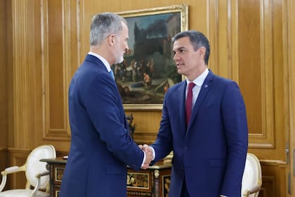 El Rey Felipe Vi recibe al secretario general del PSOE y presidente en funciones, Pedro Sánchez, en el Palacio de la Zarzuela