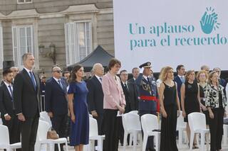 Es viuda de un médico argentino que murió mientras atendía la pandemia en España: recibió un ansiado reconocimiento
