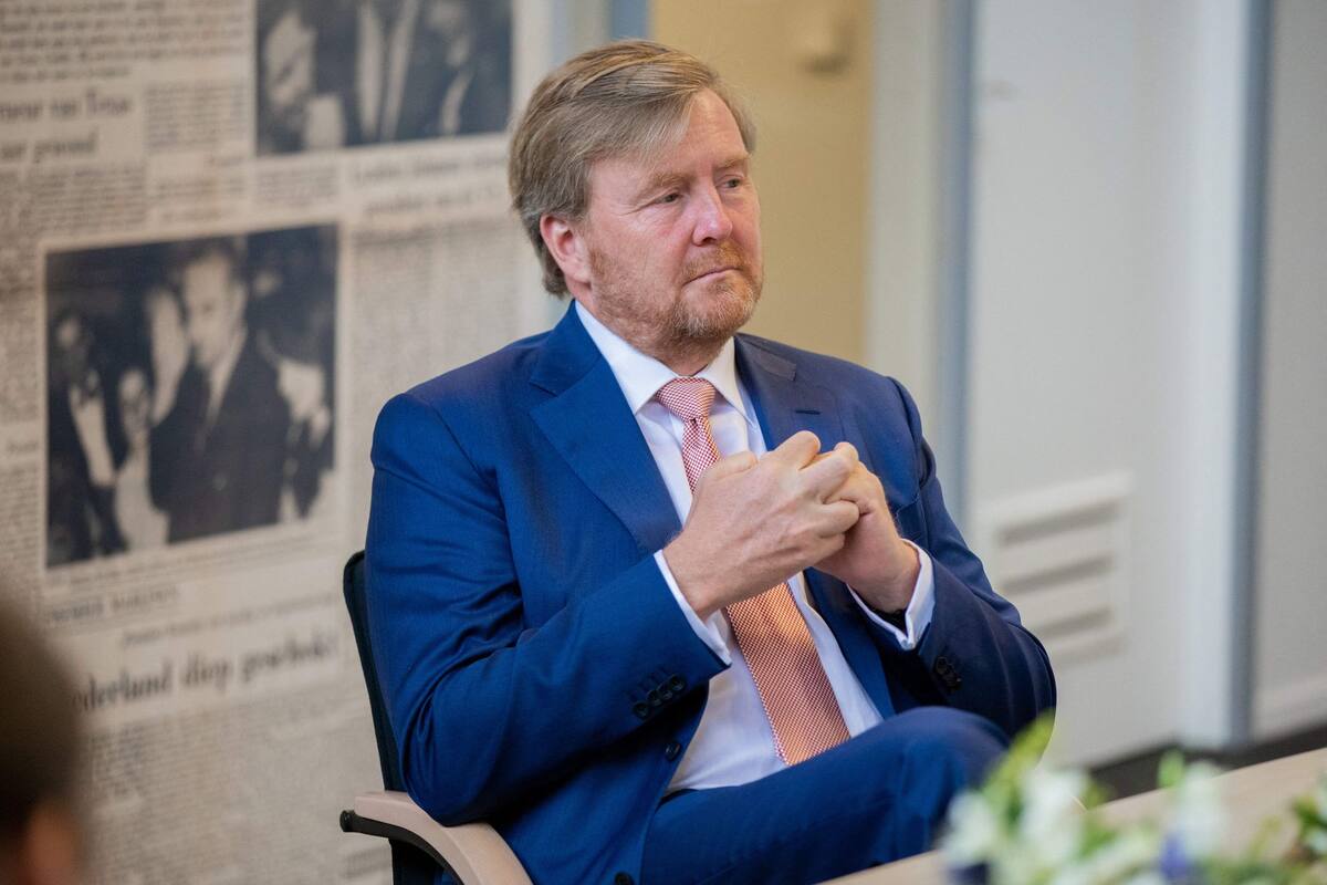 El rey Guillermo de Holanda durante su visita a los editores del periódico Brabants Dagblad