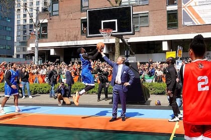 El rey Guillermo formó parte de las actividades deportivas