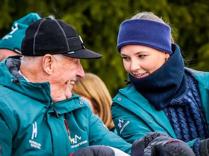 El rey Harald junto a su nieta, Ingrid Alexandra, a quien el fallecido monarca acompañó durante años en su inserción en la vida pública de la realeza