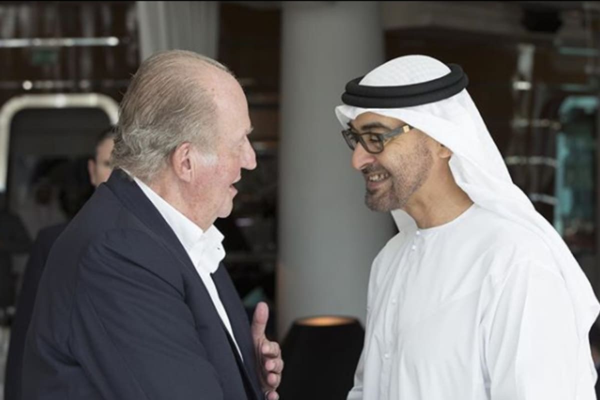 El rey Juan Carlos comparte una estrecha amistad con Mohamed bin Zayed al Nahayan, el presidente de los Emiratos Árabes, príncipe heredero y dueño de una enorme fortuna