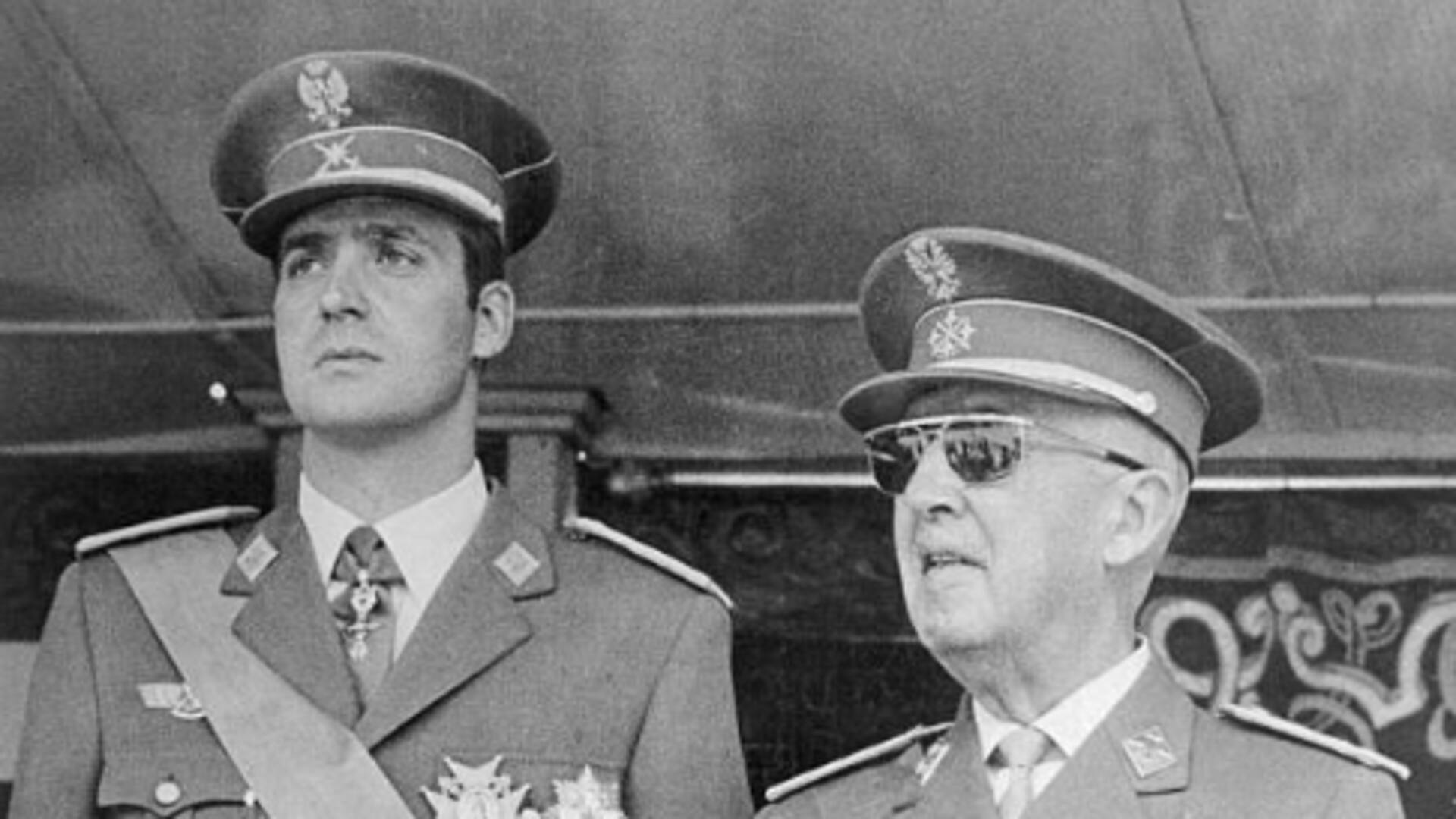 El rey Juan Carlos de España junto a Francisco Franco, 1971 (Getty Images)