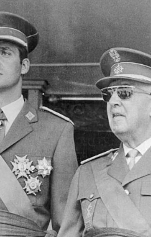 El rey Juan Carlos de España junto a Francisco Franco, 1971 (Getty Images)