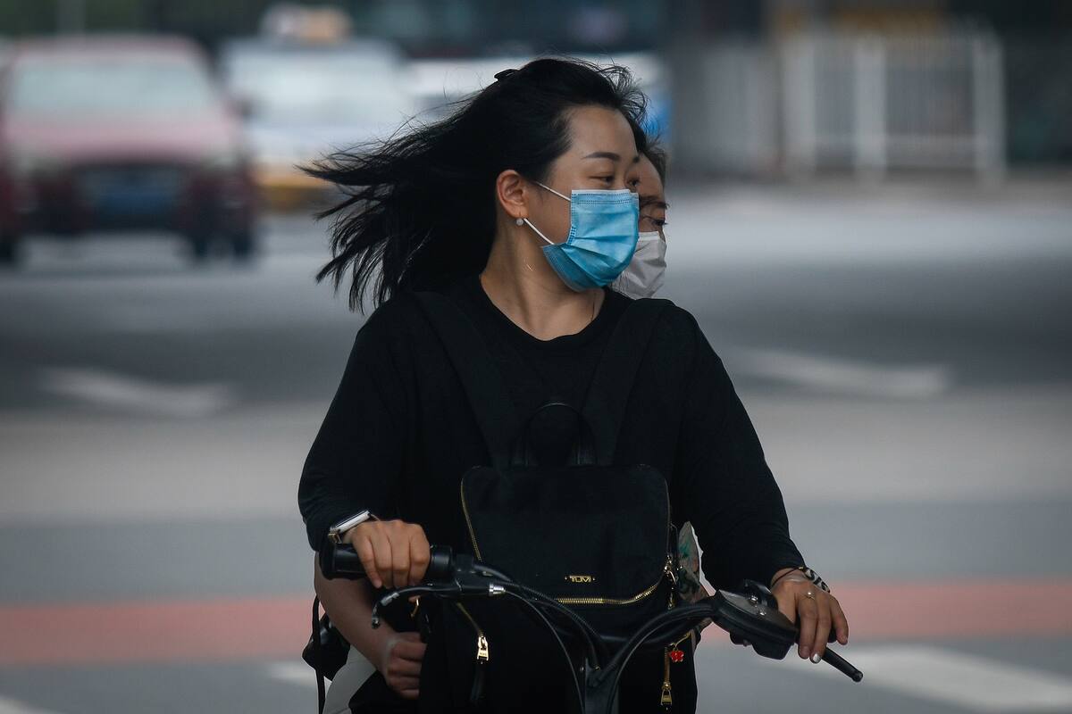 El riesgo de contagio del coronavirus es mayor en espacios interiores donde la ventilación es deficiente