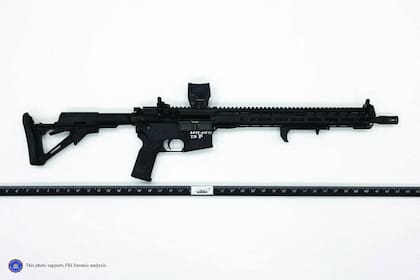 El rifle semiautomático estilo AR-15 que usó Thomas Matthew Crooks en el ataque de Donald J. Trump en Pensilvania (AFP)