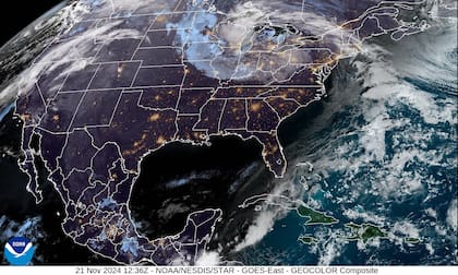 El río atmosférico que afecta California dejó precipitaciones de hasta 30 centímetros, provocando inundaciones y daños en infraestructura.