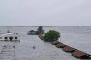 El río Corriente está totalmente desbordado de su cauce natural