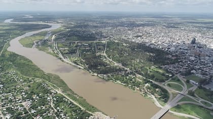 El río Dulce, cuyo caudal de agua preocupa a los productores en Santiago del Estero por una decisión del gobierno de Gerardo Zamora