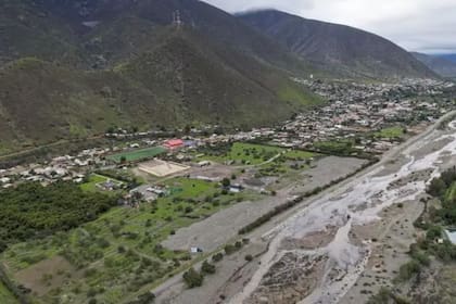 El río Petorca volvió a mostrar su caudal en junio tras estar 6 años seco debido a la escasez hídrica.
