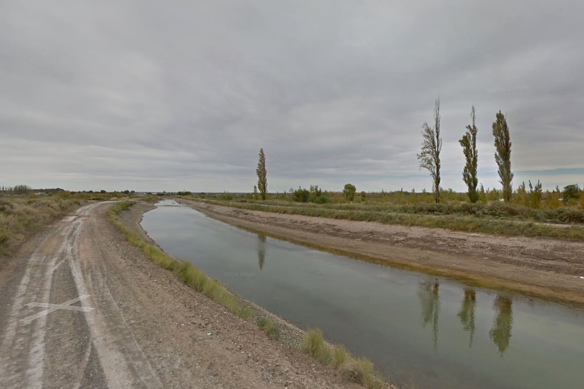 El rio que atraviesa la ciudad de Allen en Río Negro