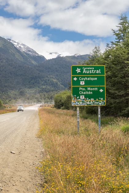 El ripio de muchos sectores de la Carretera Austral es firme para el tránsito de todo tipo de vehículo.