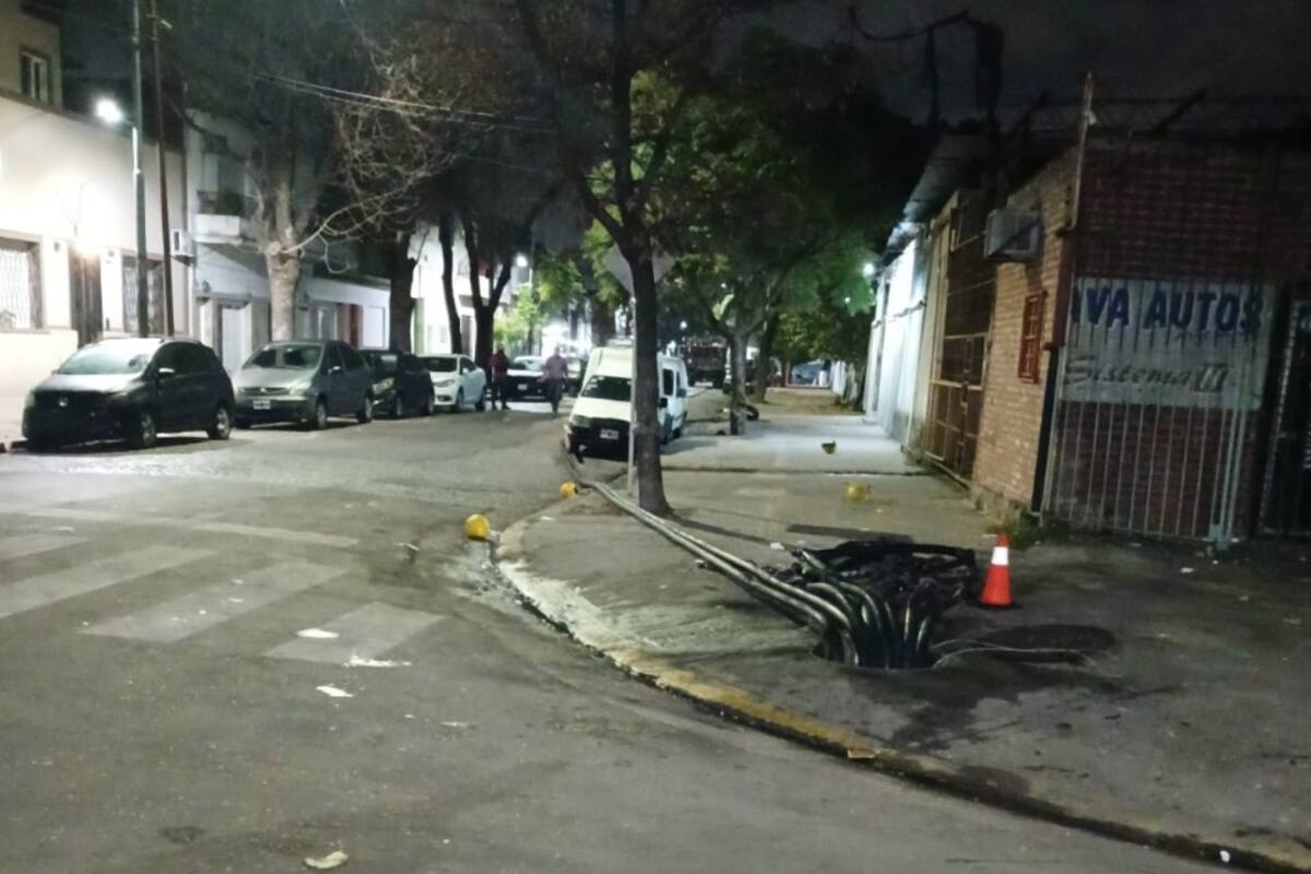 El robo de cables fue detectado por oficiales que caminaban por la zona