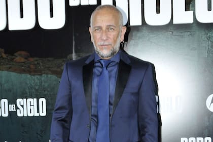 Mariano Argento, de azul en la avant premiere
