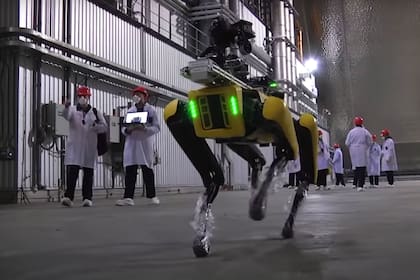 El robot cuadrúpedo de Boston Dynamics recorre las instalaciones de la planta nuclear de Chernobyl junto al equipo de ingenieros e investigadores de la Universidad de Bristol