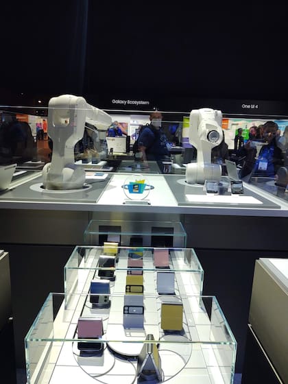 El robot de Samsung que ensamblaba Galaxy S21 FE