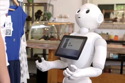 El robot Fabio debía contestar a las preguntas de los clientes y orientarlos con corrección y gentileza