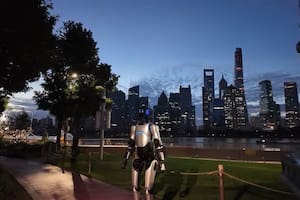 El robot humanoide AgiBot A2 caminó desde Suzhou a Shanghái durante tres días