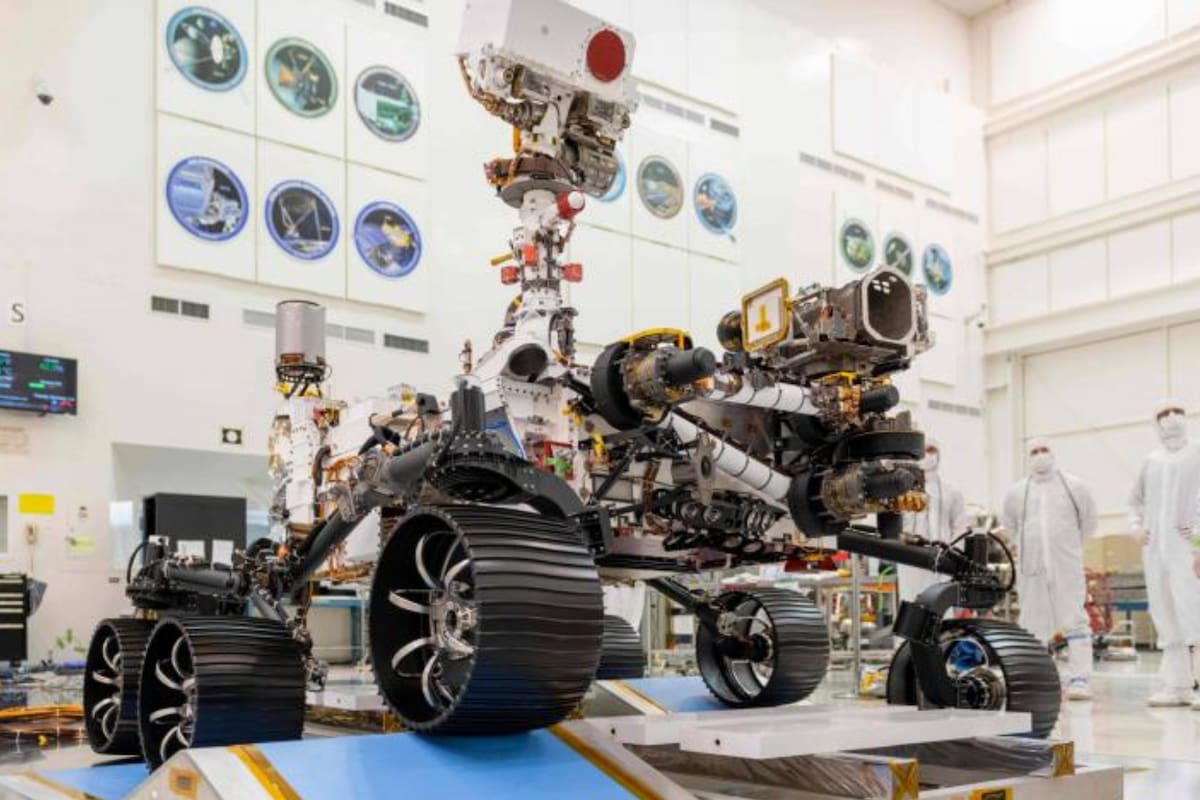 El robot Perseverance en el Laboratorio de Propulsión a Chorro de la Nasa