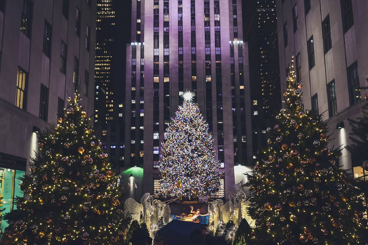 El Rockefeller Center es uno de los lugares más visitados en Nueva York, durante la Navidad.