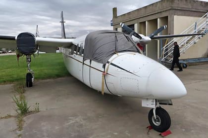 El Rockwell Commander 690-B, sin su hélice izquierda