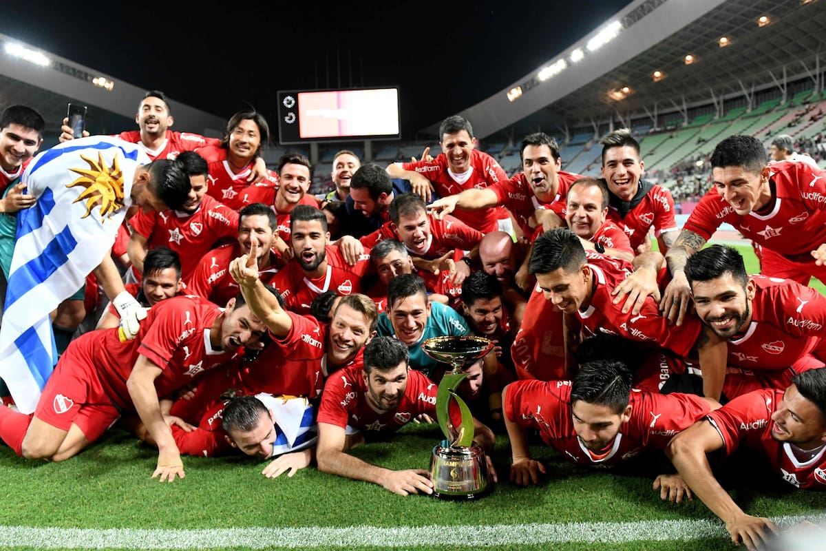 El Rojo se consagró campeón de la Suruga Bank con un gol de Silvio Romero