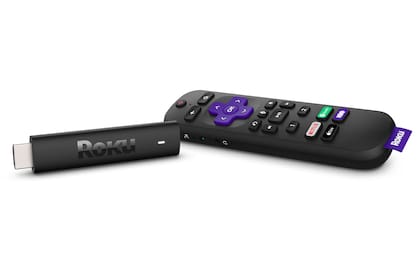 El Roku Streaming Stick 4K se conecta a un puerto HDMI de la pantalla, y reciben el contenido vía Wi-Fi; tienen apps para cargar los servicios de streaming y un control remoto para controlar el dispositivo