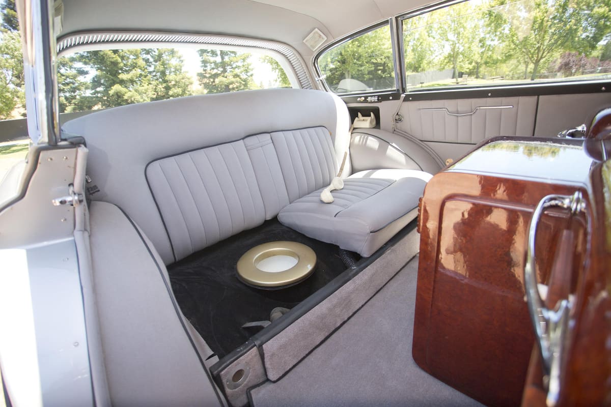 El Rolls-Royce Vignale de 1954 tenía un inodoro en las plazas traseras (Bonhams)