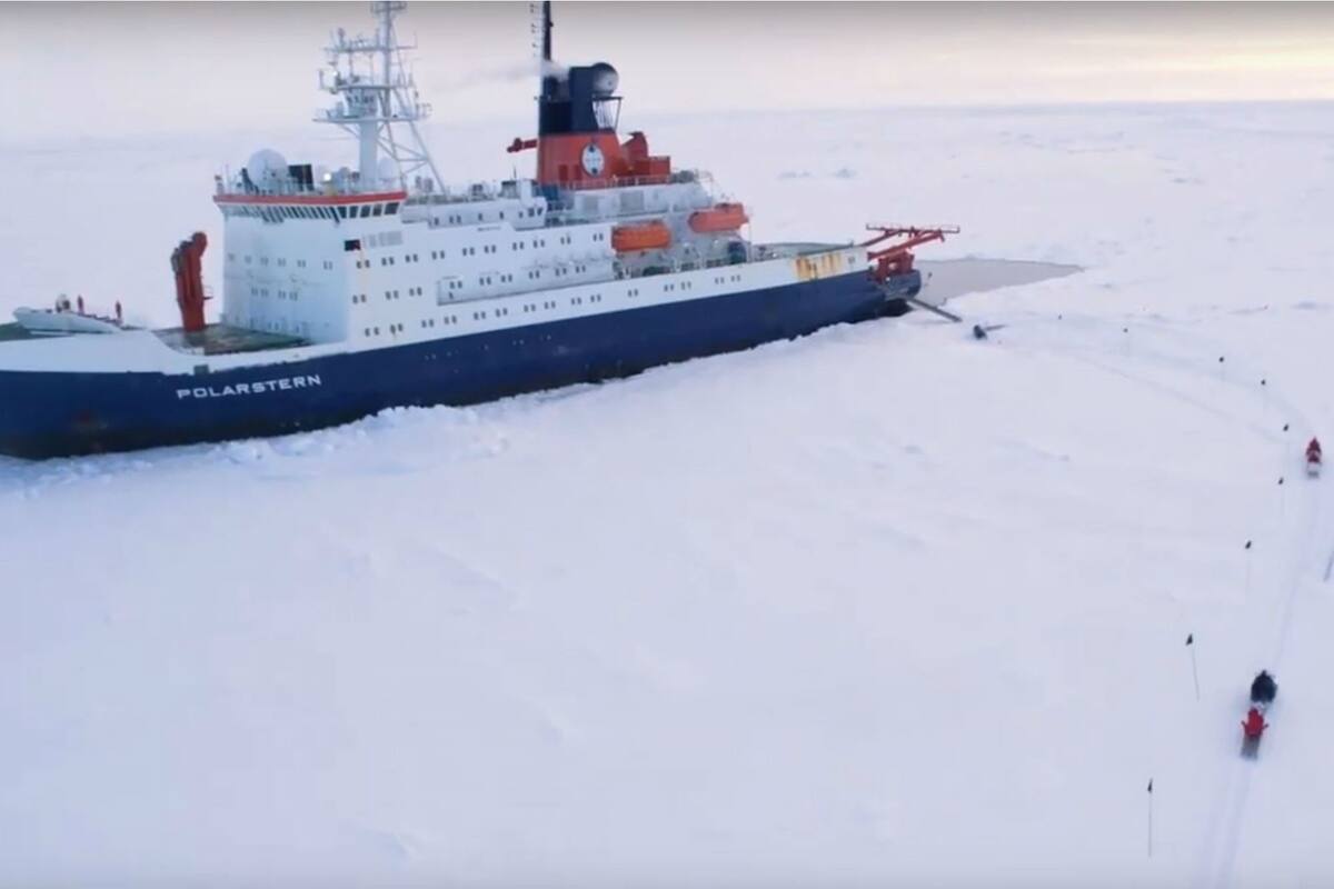 El rompehielos Polarstern en el que se hará la expedición científica al Ártico