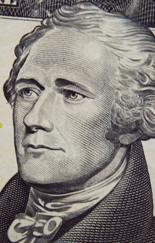 El rostro de Alexander Hamilton aparece en el billete de diez dólares