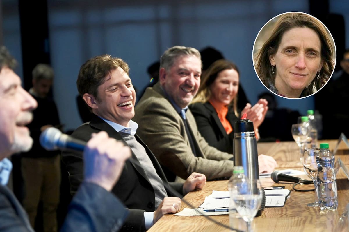 El rostro de Catalina, una madre que integra el grupo de Padres Organizados, sobre una imagen de Kicillof en Junín que el gobernador compartió en sus redes sociales