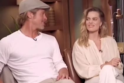 El rostro de Margot Robbie cuando fue comparada con Barbie por Brad Pitt