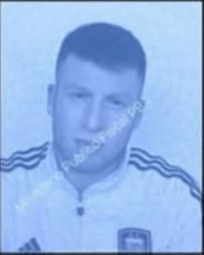 El rotro del hombre que asesinó al perro de sus vecinos y los amenazó de muerte