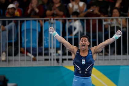 El rugido de Daniel Villafañe después de completar su rutina en anillas