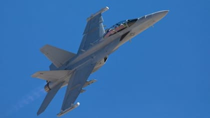 El rugido de los jet Growler sacuden el bosque