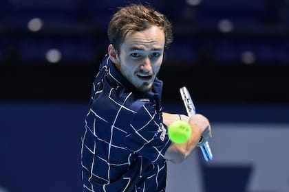 Medvedev y su revés; aun sin una técnica exquisita, el ruso se reveló como un jugador que impacto con potencia y lastima a sus rivales