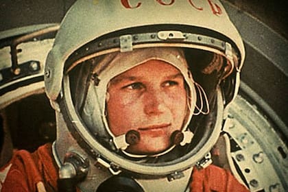 El ruso Yuri Alekséyevich Gagarin antes de despegar. Fuente: HBS,